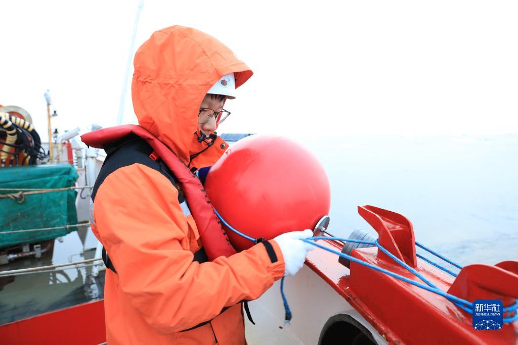 中国第13次北冰洋科学考察队正式开始大洋科考作业(图1)