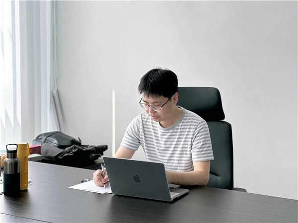 薛弘扬博士：首先提出视频问答多模态任务研究者，推动 AI 技术发展实现应用落地(图3)