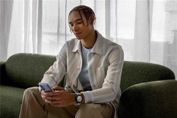 折叠屏手机全面进化之作 三星 Galaxy Z Fold5 轻薄与实用并重(图1)