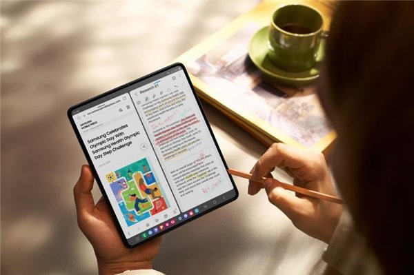 三星全球市场遥遥领先 Galaxy Z Fold5 再次引领高端市场 三星全球市场遥遥领先 Galaxy Z Fold5 再次引领高端市场(图3)