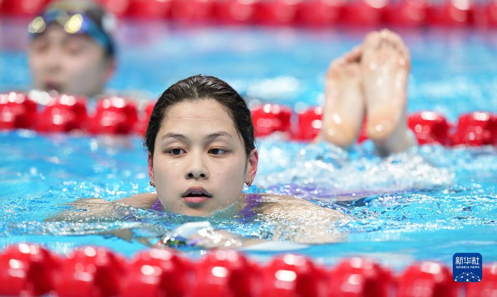 游泳――女子400米个人混合泳决赛：余依婷夺冠(图2)
