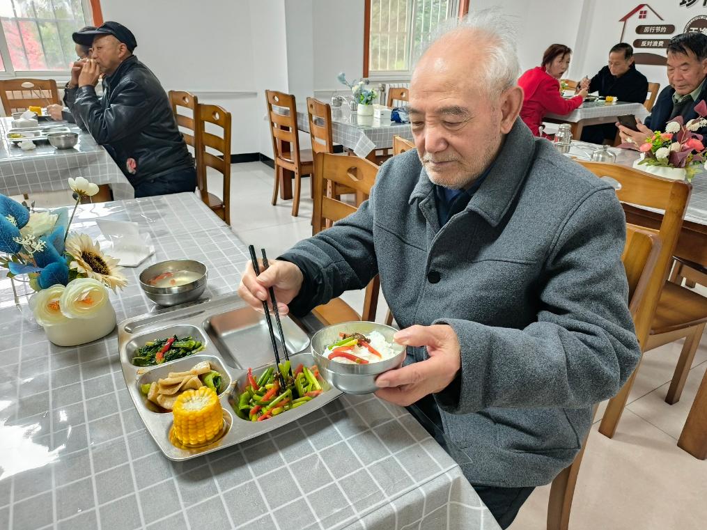 如何让老人在“家门口”幸福养老？(图3)