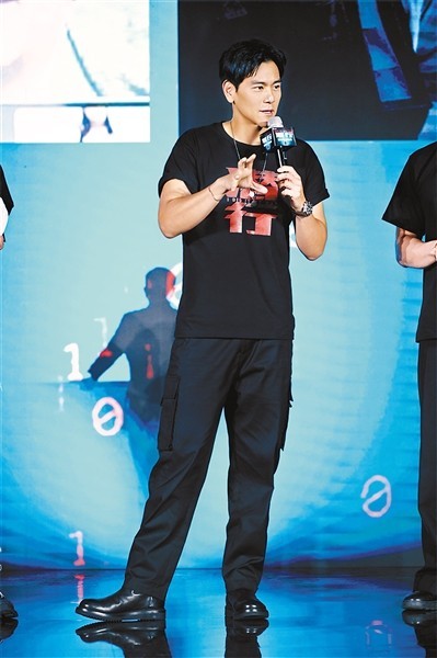 彭于晏：没想到我要演警察抓华仔哥(图2)