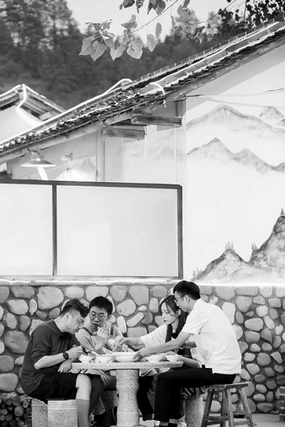 综艺节目新态：见自己 见时代 见世界(图2)