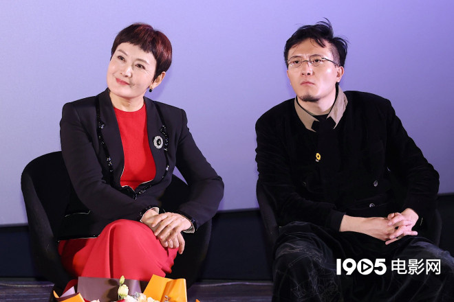 《傍晚向日葵》首映 影片曾获金鸡奖最佳摄影提名(图2)
