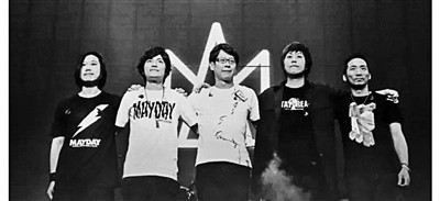 科技手段加持演唱会 观众该包容吗？(图2)