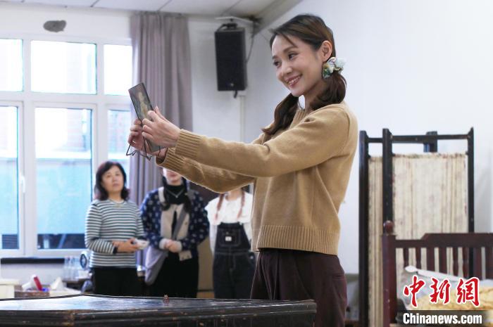 “上海闲话”版舞台剧《长恨歌》首次公开排练现场