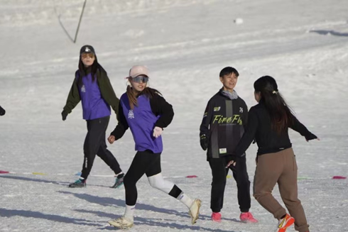 2023年张家口首届雪地飞盘公开赛落下帷幕(图2)