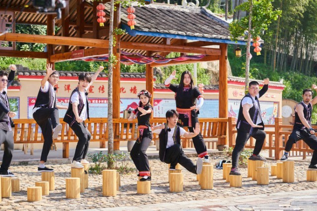 综艺文旅双赋能，《一路笑开花》收视引流两开花(图3)