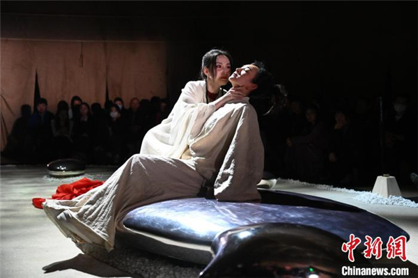 以女性视角观照历史 莫言话剧作品《霸王别姬》于北京人艺登台(图3)