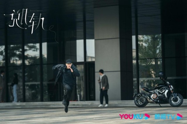 刘浩存林一《脱轨》今日收官 “悬疑+情感”刻画女性励志成长新风尚(图7)