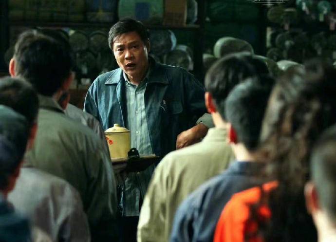 范志毅《繁花》演技获赞，与唐嫣互飙上海话(图1)