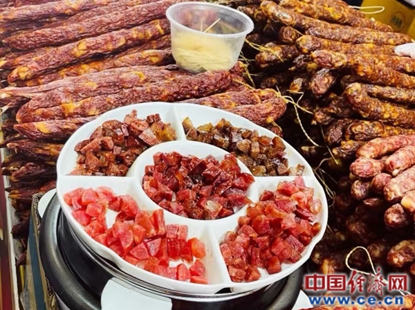 【新春走基层】年货大集：繁荣年味，品味幸福(图3)