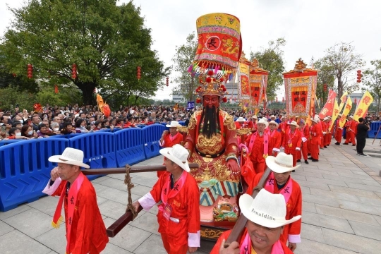 “波罗诞”千年庙会正诞日上演“四乡会景，五子朝王”