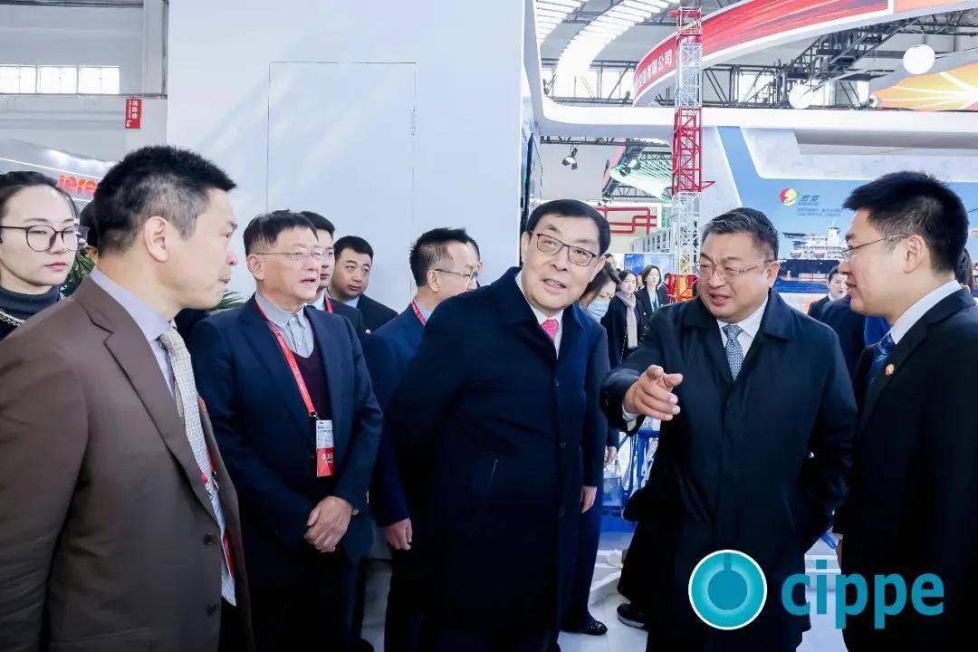 
			超万件国内外油气尖端设备集体亮相 第二十四届中国国际石油石化技术装备展览会3月25日开幕
		(图10)