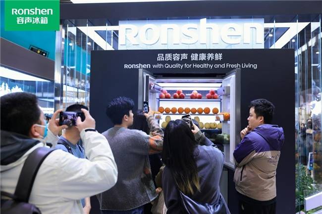 
			平嵌成冰箱焕新首选，新赛道上容声为何能超车领先？
		(图2)