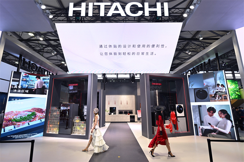
			阿奇立克日立的美好愿景：以科技和设计创造更舒适的未来生活
		(图2)