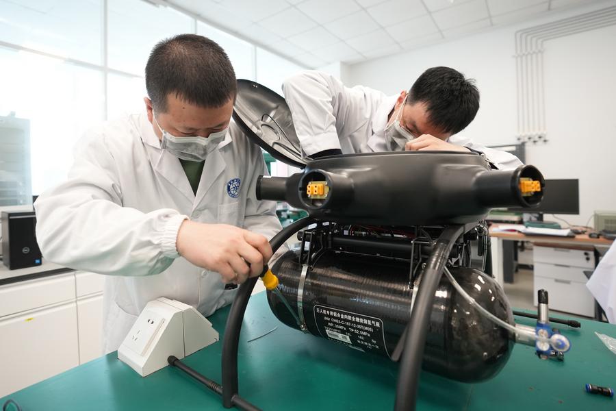 中国科学家研发高比能氢混动力电源解决工业级无人机续航难题