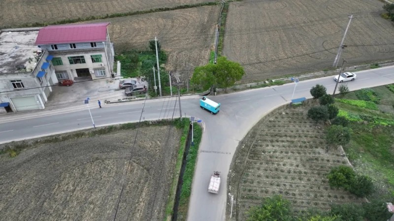 
			九识智能：镇江无人车亮相街头，绿色、智能还高效
		(图2)