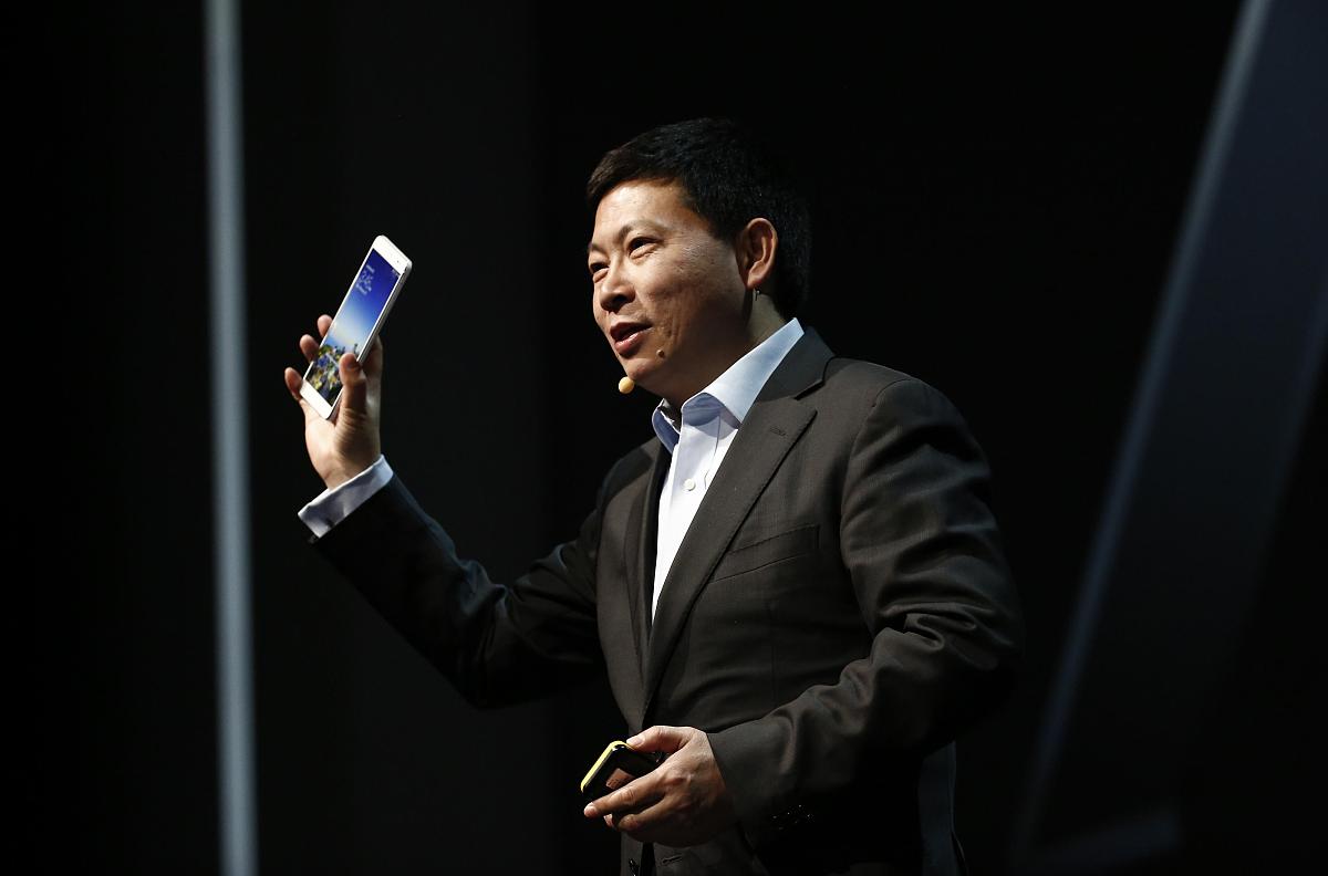 余承东重磅宣布：3亿华为老用户将陆续升级鸿蒙5.0，开启系统(图1)