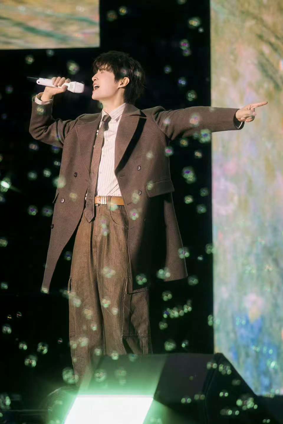 利郎X张远燃动晋中杉杉奥莱!演绎音乐盛宴(图2) 利郎X张远燃动晋中杉杉奥莱!演绎音乐盛宴(图2)