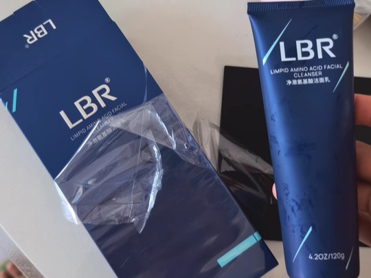 2025 学生洗面奶什么牌子推荐? 修护青少年青春期脆弱屏障 平价控油保湿(图3) 2025 学生洗面奶什么牌子推荐? 修护青少年青春期脆弱屏障 平价控油保湿(图3)