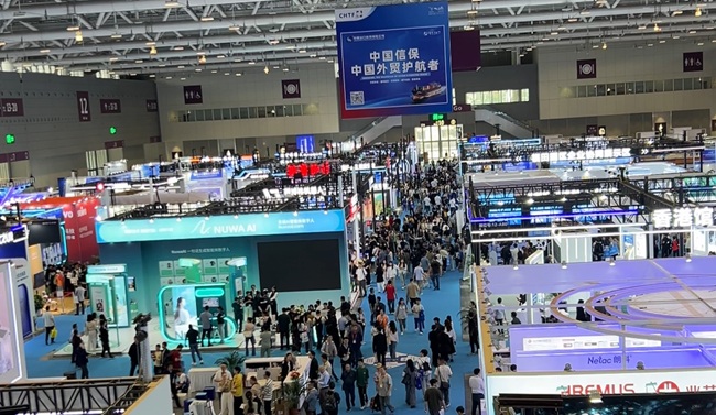 第27届高交会龙程VR《星际旅客》项目引领沉浸式体验新潮流(图2)