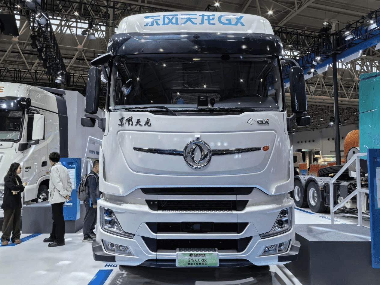 东风天龙GX智能干线牵引车:智能物流的新标杆(图1) 东风天龙GX智能干线牵引车:智能物流的新标杆(图1)