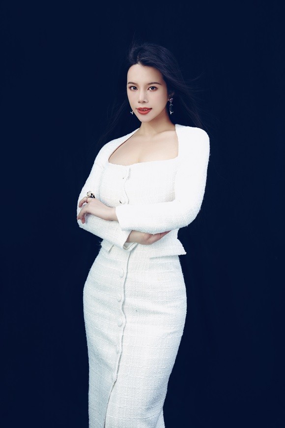 梦天家居迎新董事余晚晚，父女携手共绘高端生活方式新篇章