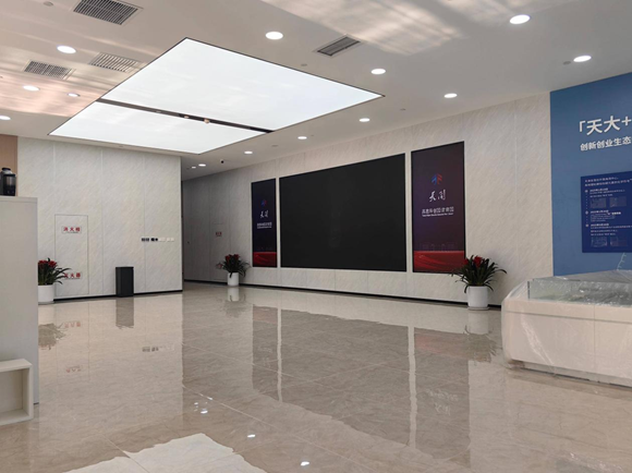 中交一公局八公司智慧小镇二期项目一号楼顺利通过竣工验收